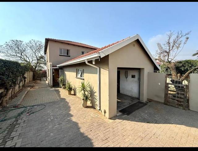 5 BEDROOM HOUSE FOR SALE IN TULISA PARK